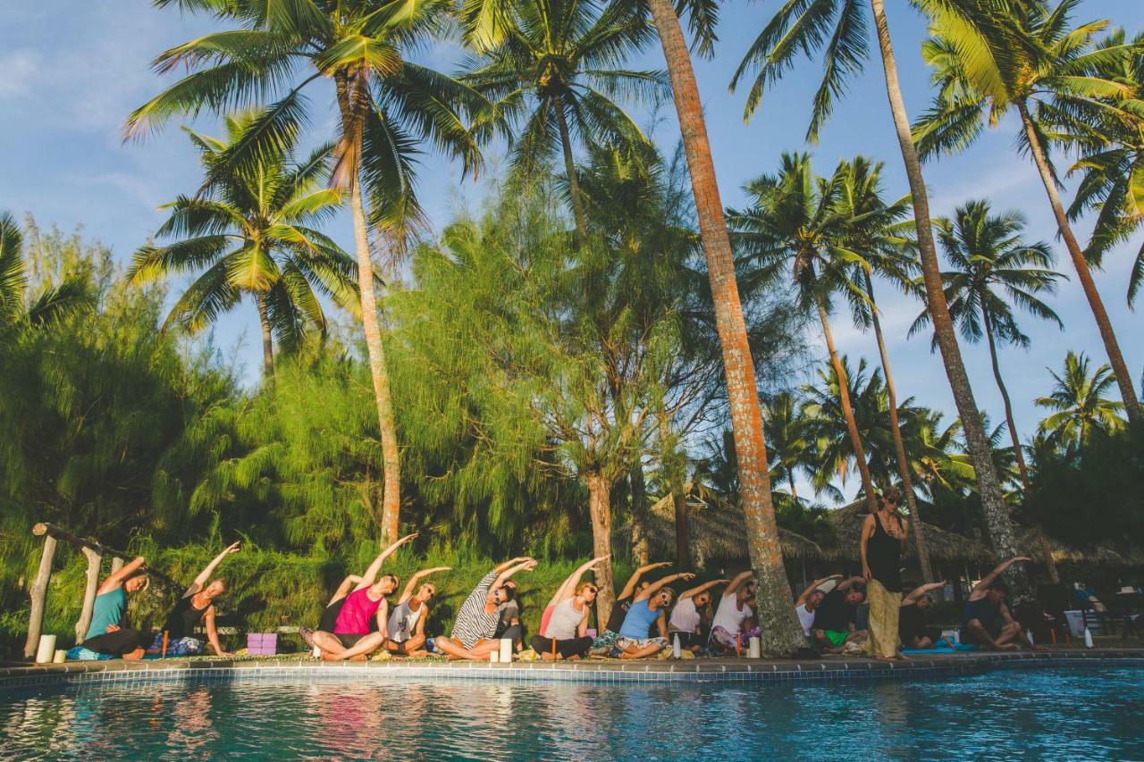 ホテル タマヌ ビーチ アルタンガ エクステリア 写真